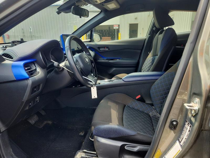 2021 Toyota C-hr xle