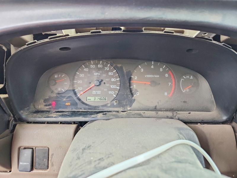 2000 Nissan Frontier XE