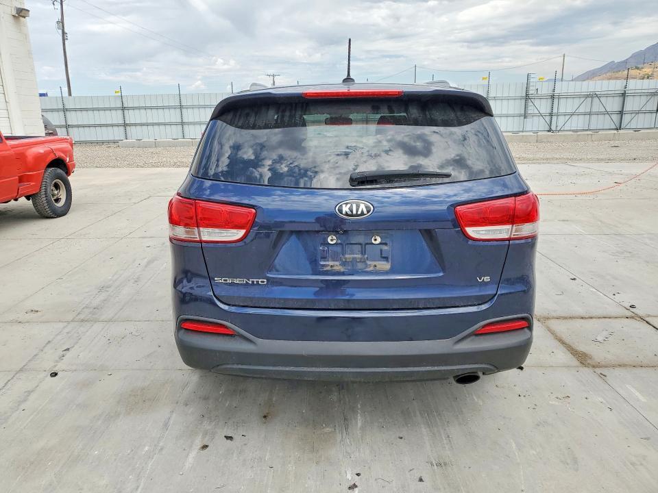 2017 KIA Sorento lx V6