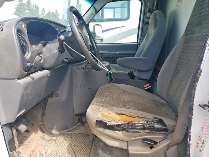 2004 Ford Econoline E350 Super Duty Cutaway Van