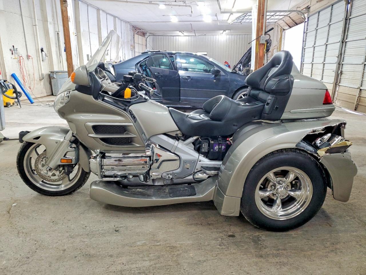 2003 Honda GL1800