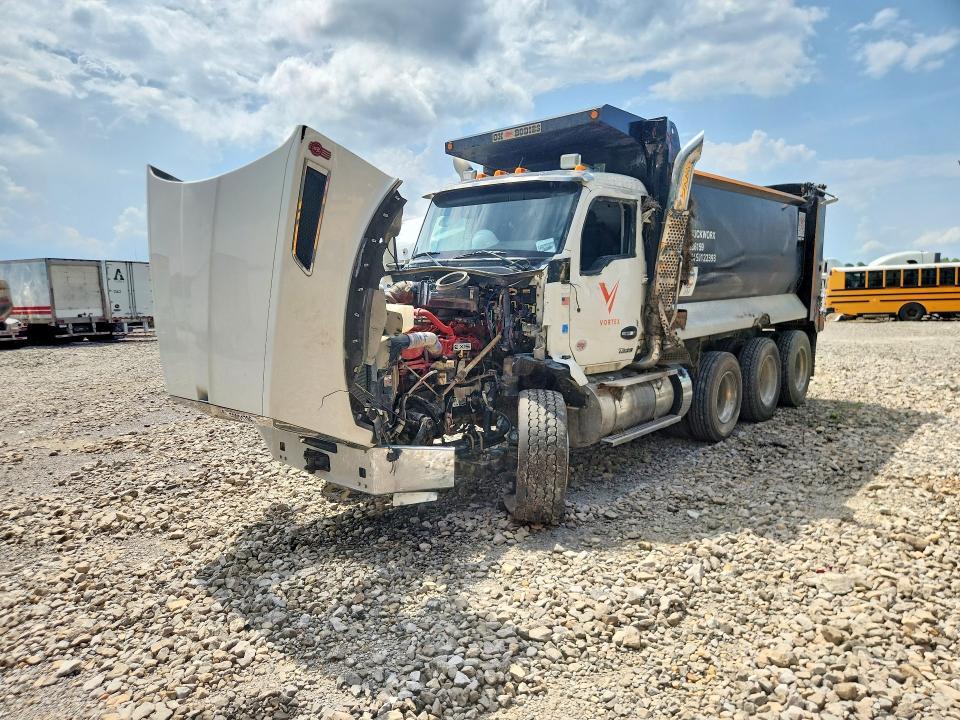 2025 Kenworth T880 Dump Truck