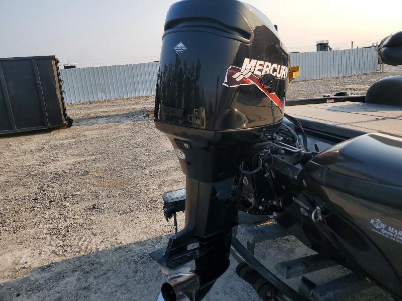 2005 Tracker Boat