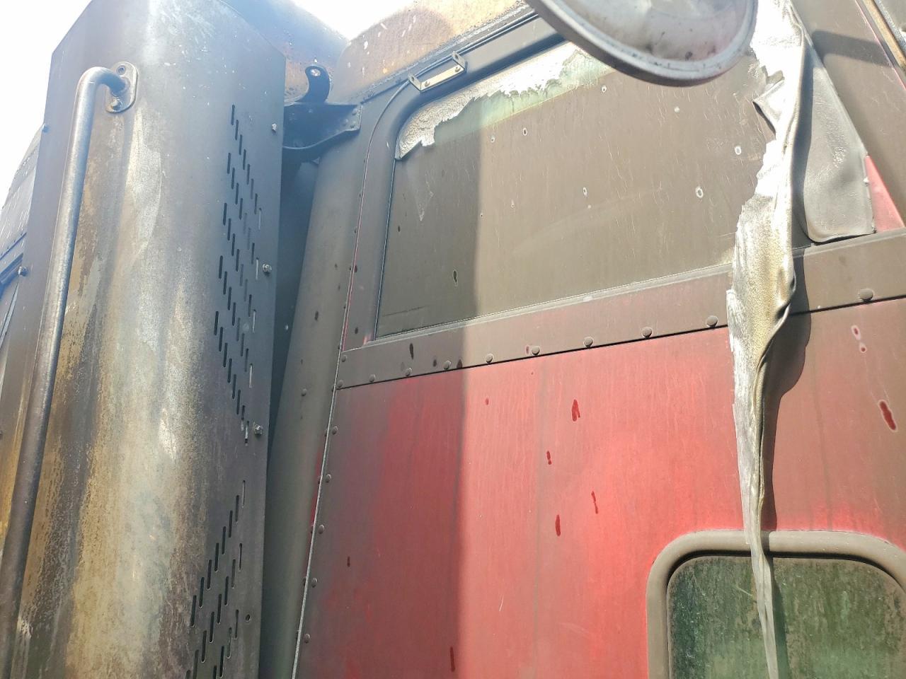 2005 Ptrb 2005 Peterbilt 379 Semi Truck