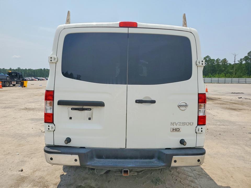 2015 Nissan NV 2500 HD SL