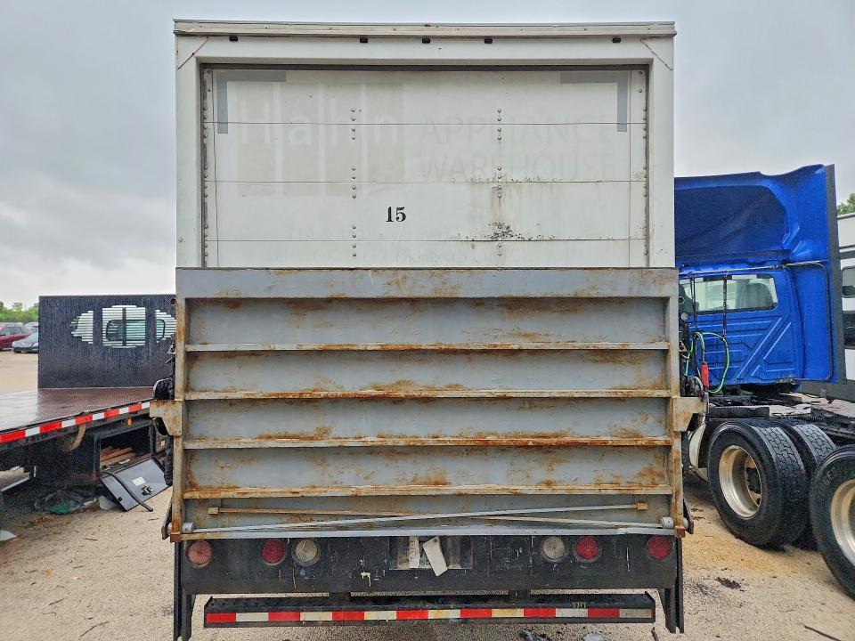 2017 Isuzu NPR HD BOX Truck