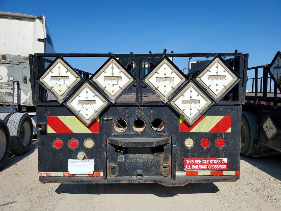 2015 Peterbilt 365 Flatbed Truck