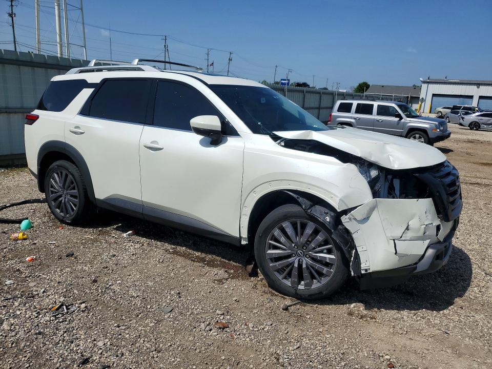2023 Nissan Pathfinder sl