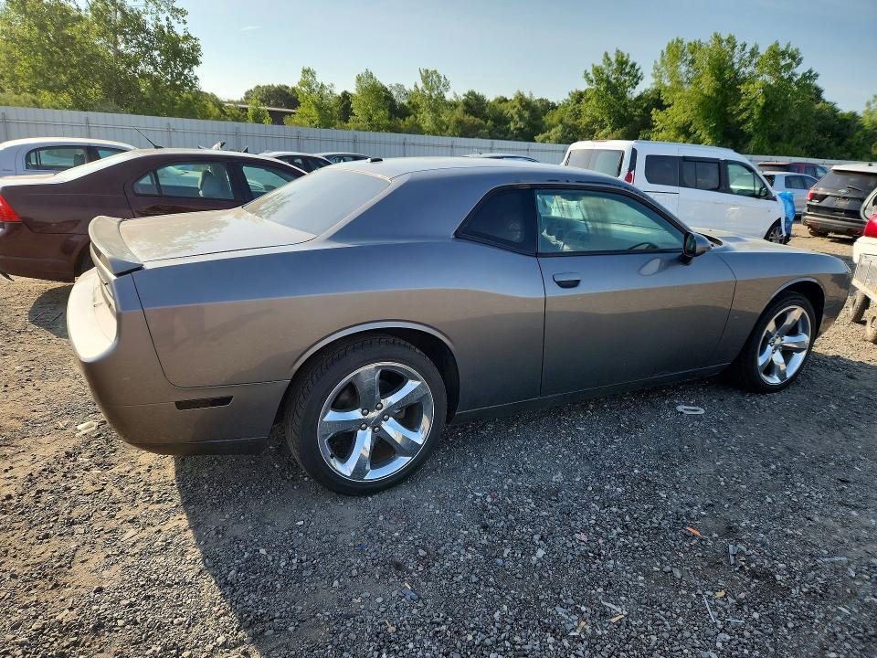 2012 Dodge Challenger sxt