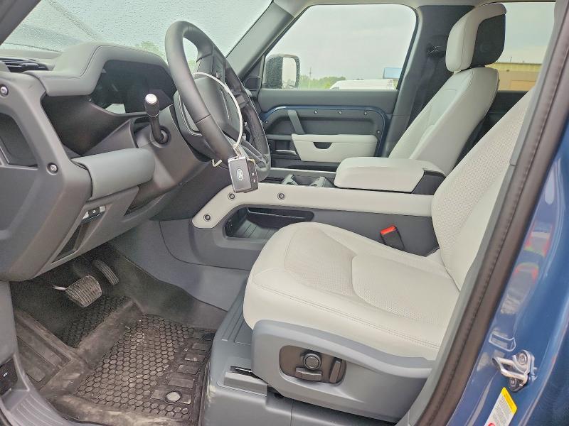 2026 Land Rover Defender 110 X-dynamic se