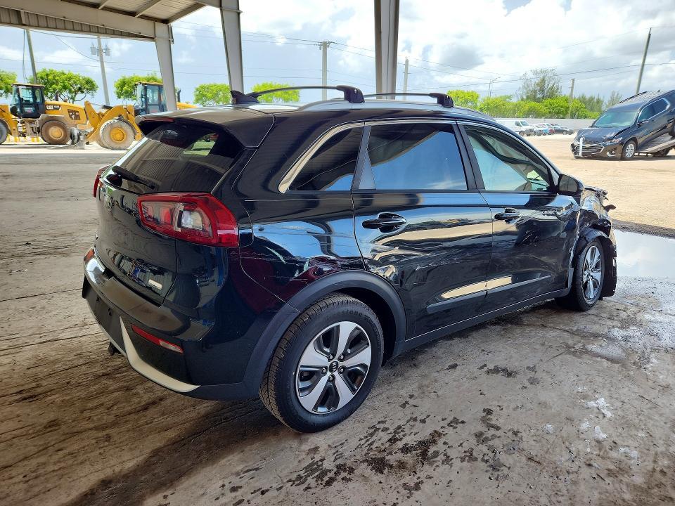 2017 KIA Niro lx
