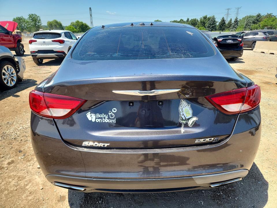 2016 Chrysler 200 s