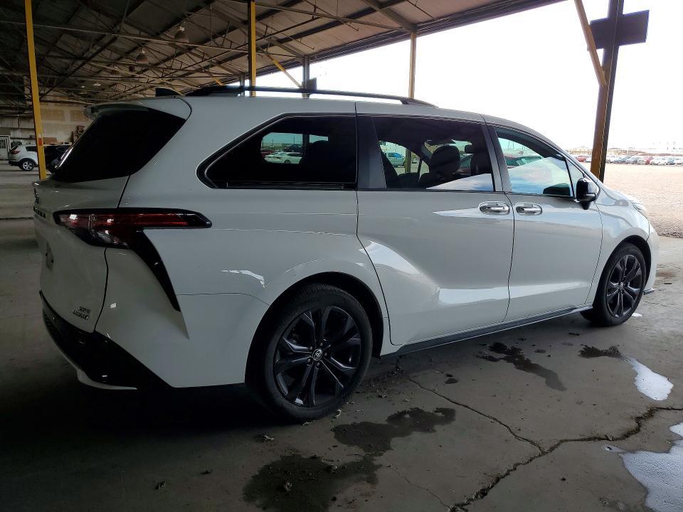 2022 Toyota Sienna xse