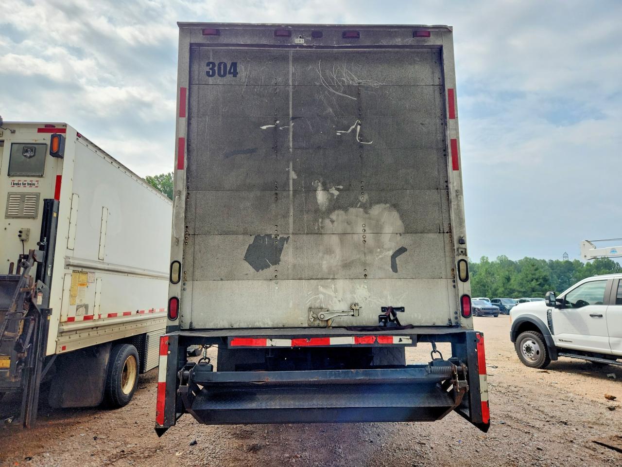 2000 International 4700 BOX Truck