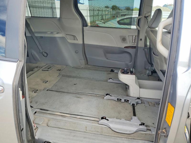 2011 Toyota Sienna Limited 7-passenger