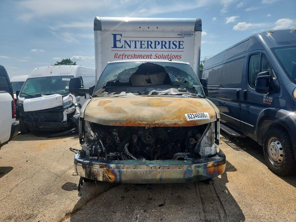 2025 Chevrolet Express BOX Truck