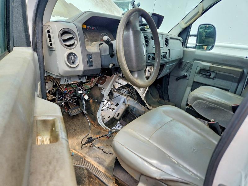 2012 Ford Econoline E350 Super Duty Cutaway Van