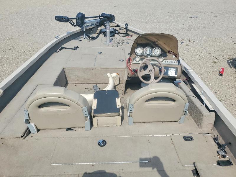 2001 Crestliner CVX182