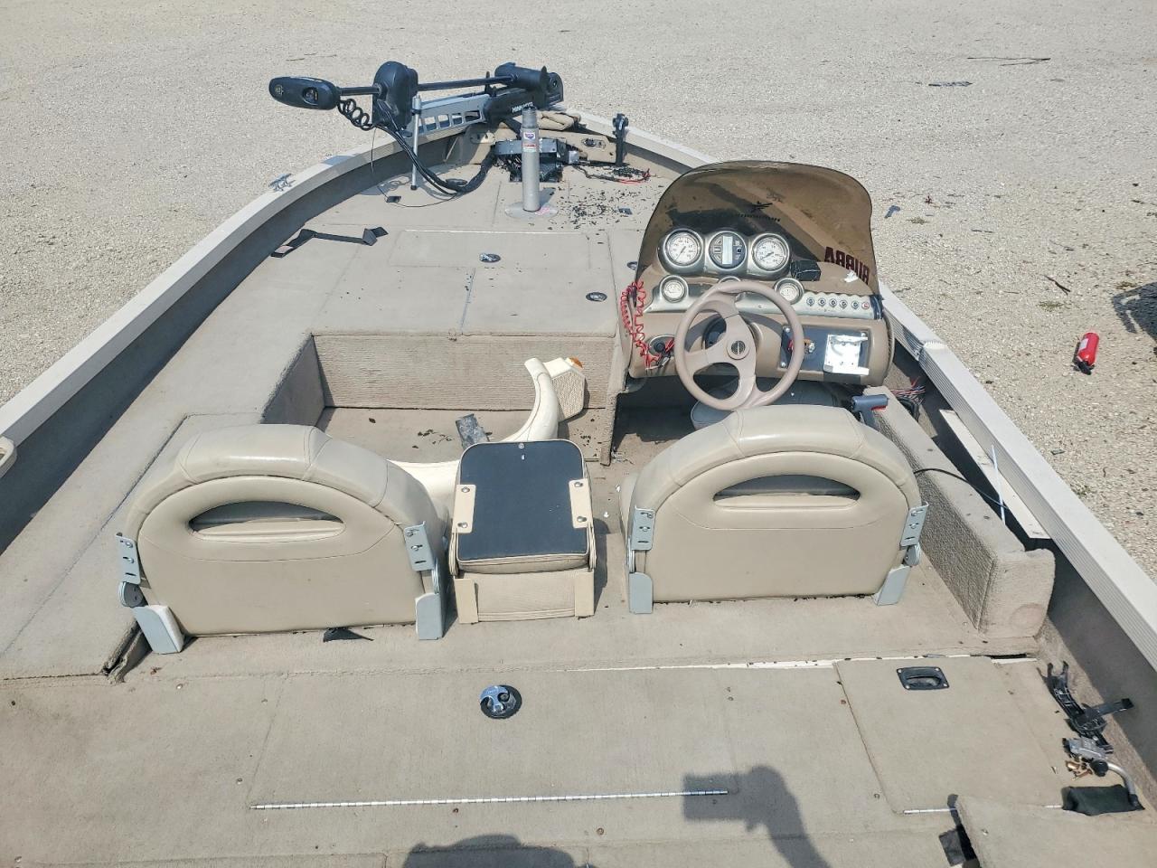 2001 Crestliner CVX182