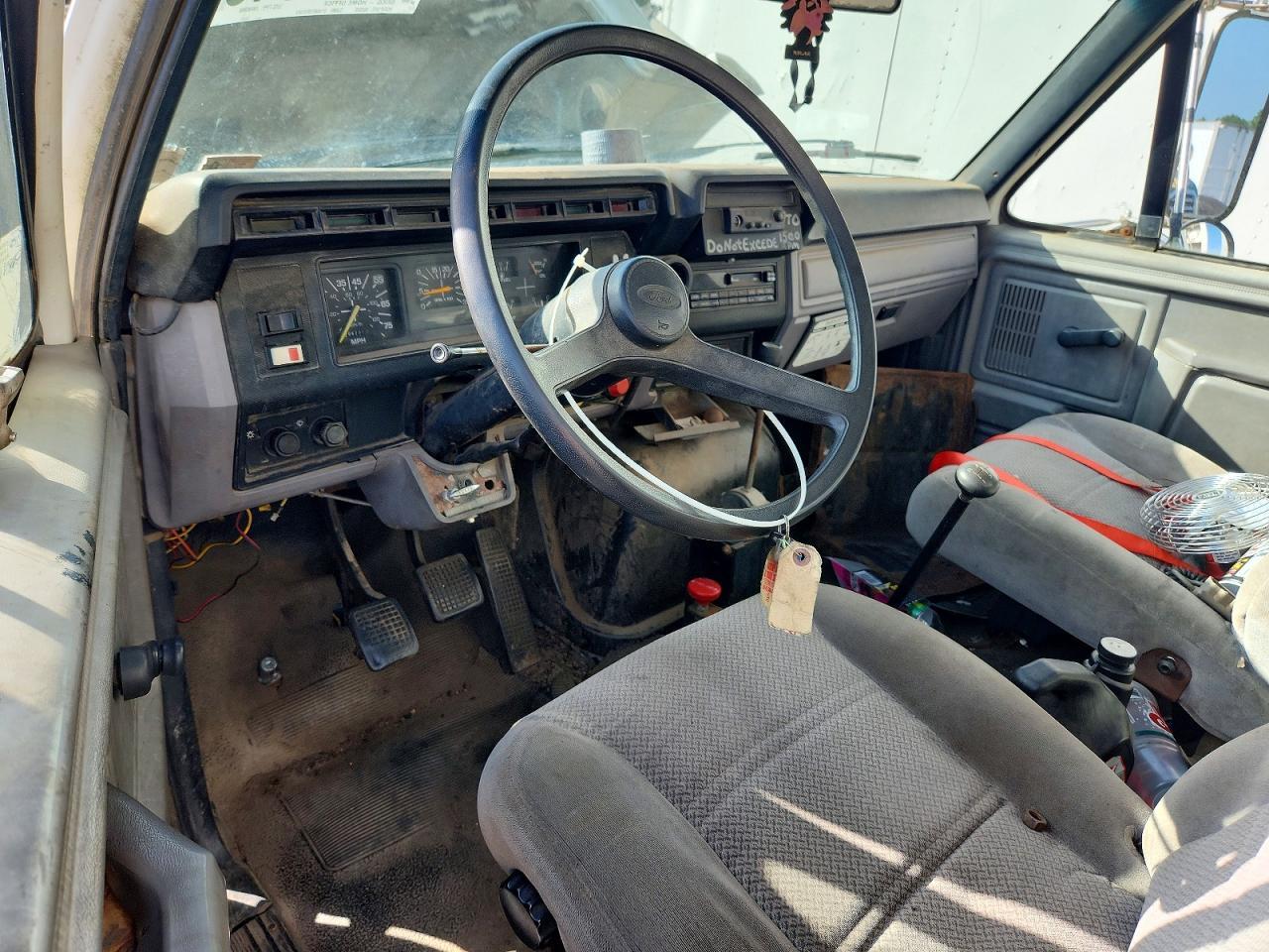1998 Ford F800 Refuse Truck