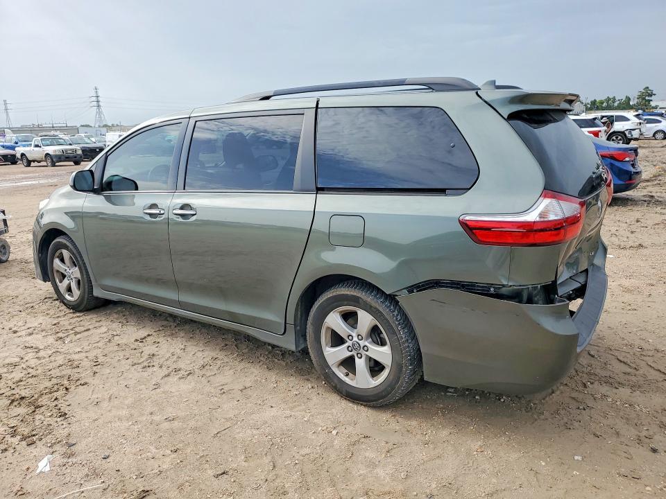 2019 Toyota Sienna le