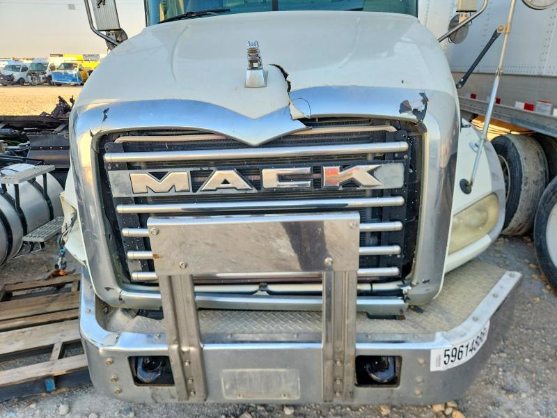 2014 Mack GU813 Dump Truck