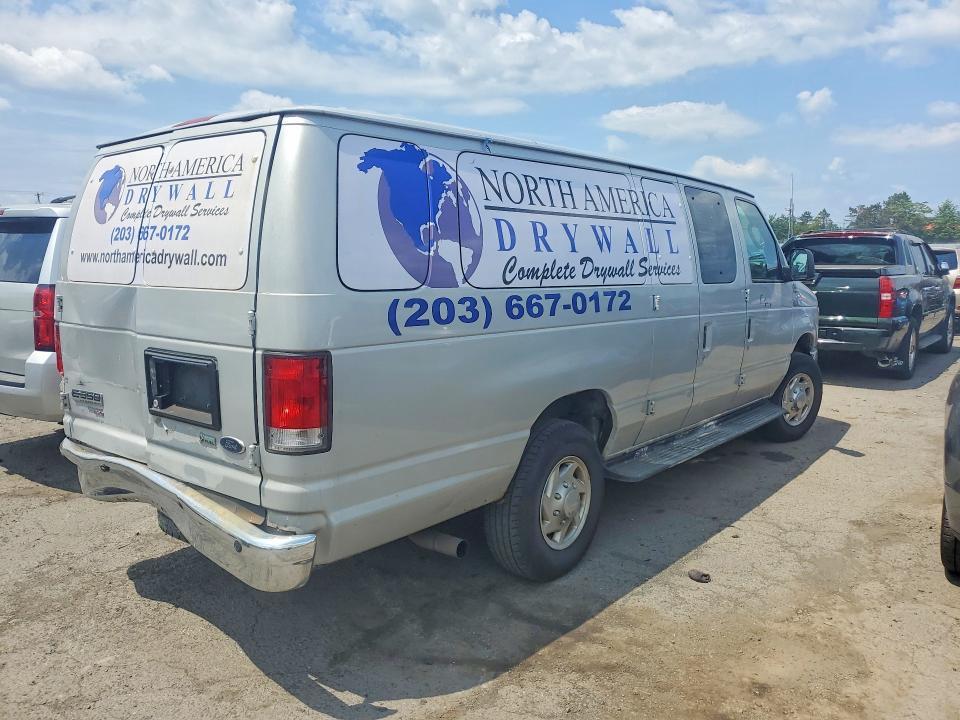 2009 Ford Econoline E350 Super Duty Wagon