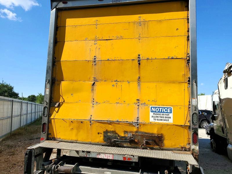 2013 Freightliner Business Class M2 BOX Truck
