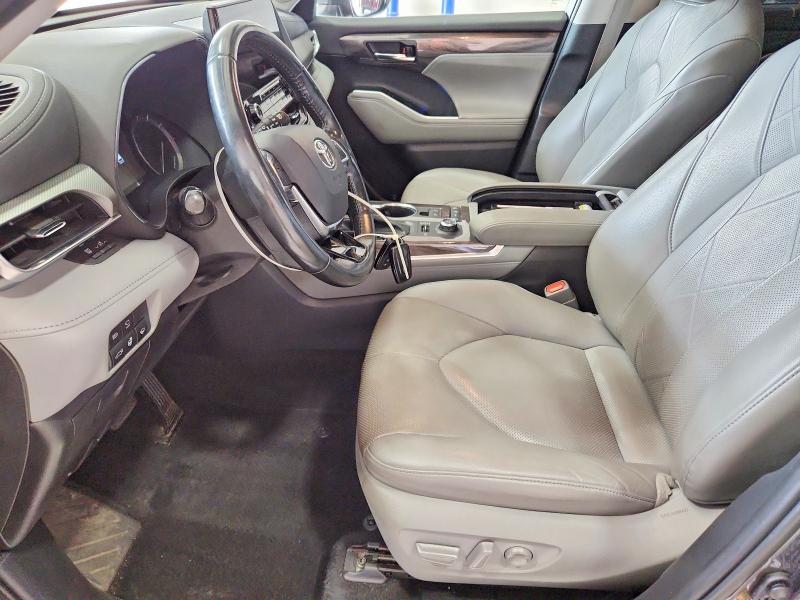 2021 Toyota Highlander Platinum
