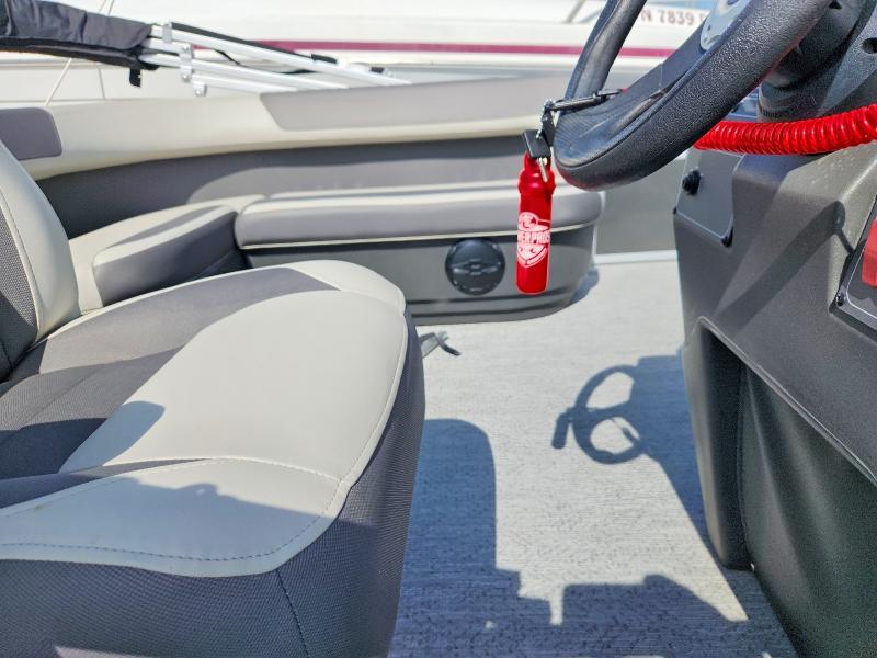 2026 Sun Tracker Pontoon Boat