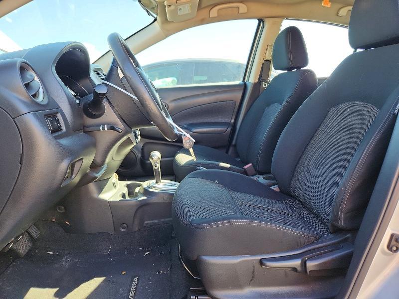 2019 Nissan Versa sv