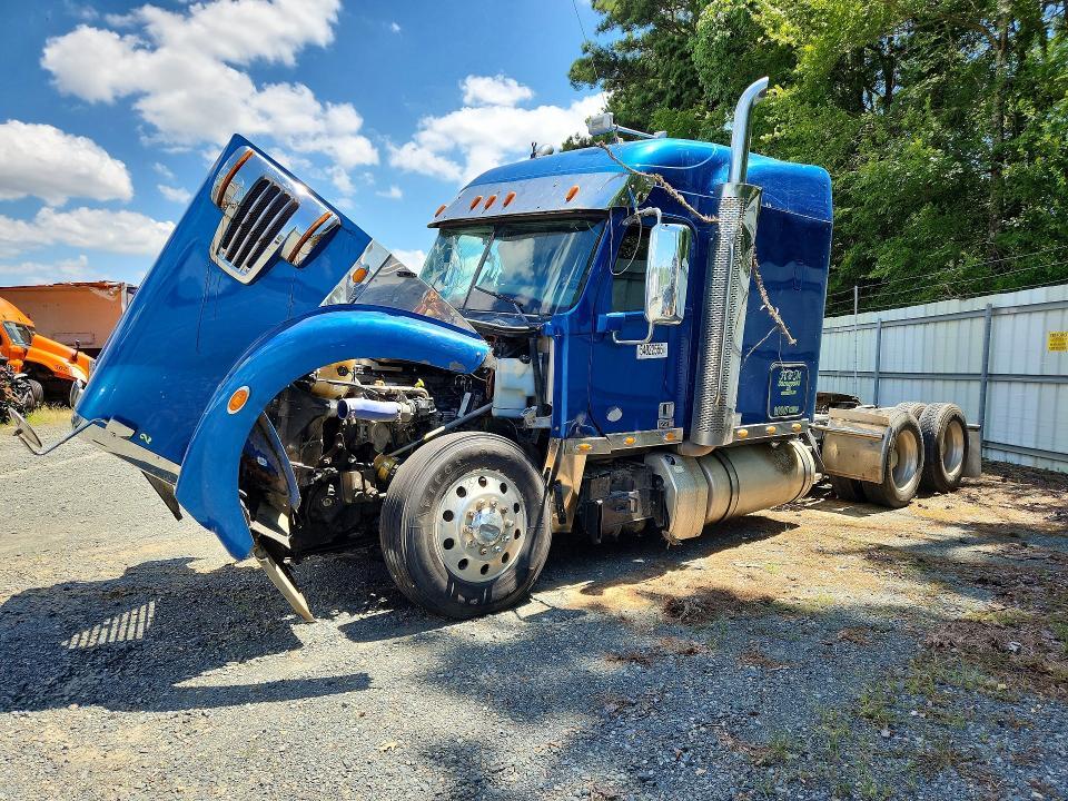 2020 Freightliner 122SD Semi Truck