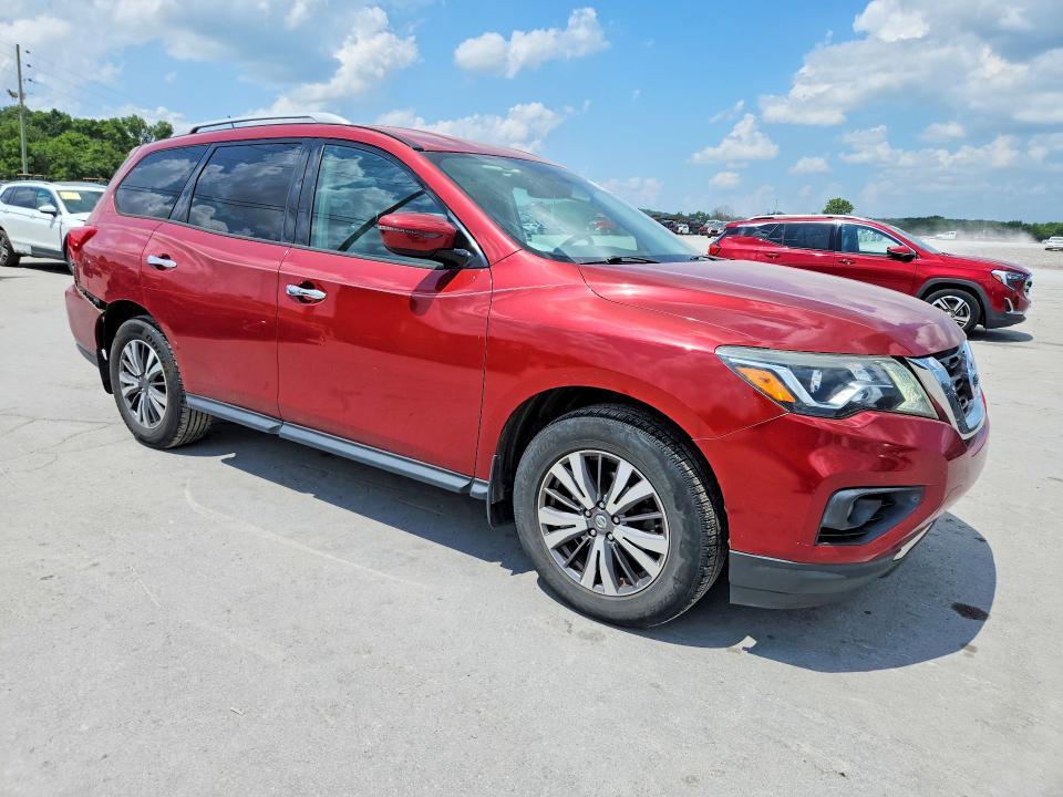 2017 Nissan Pathfinder sv