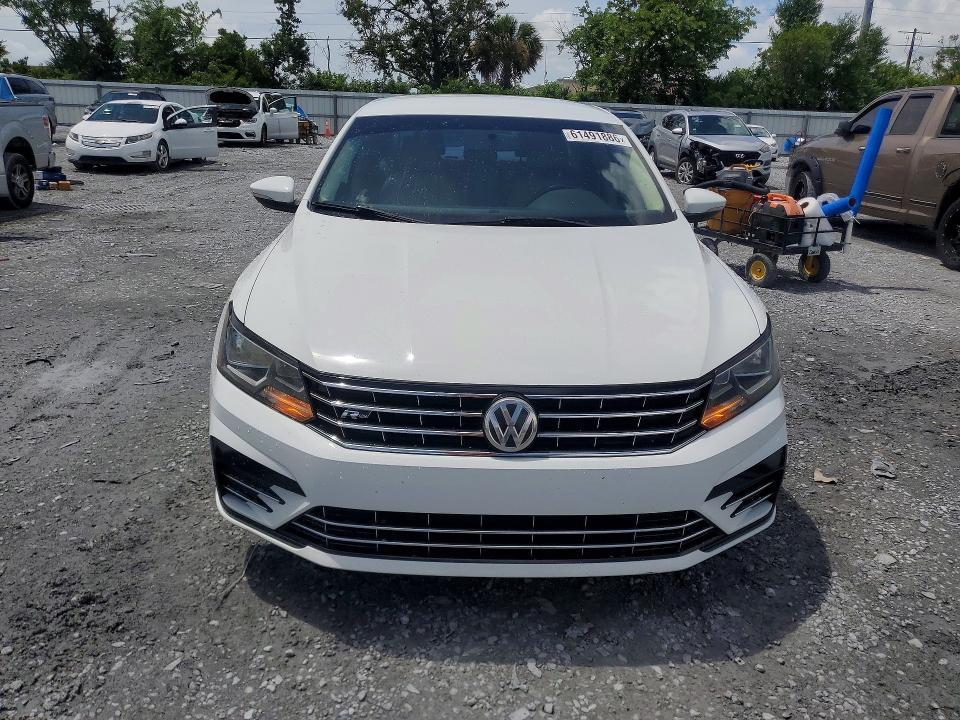 2017 Volkswagen Passat R-line