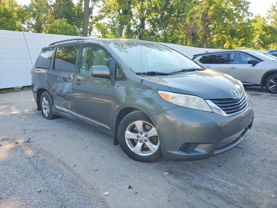 2012 Toyota Sienna le
