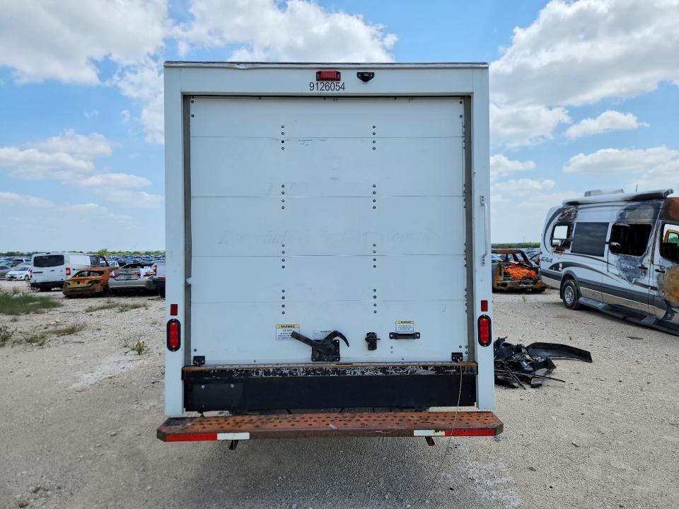 2022 GMC Savana CUT-BOX Truck