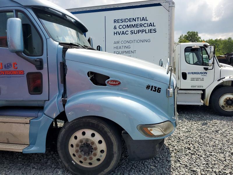 2007 Peterbilt 387 Semi Truck