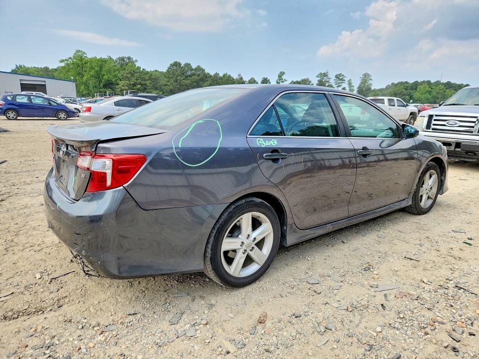 2013 Toyota Camry se