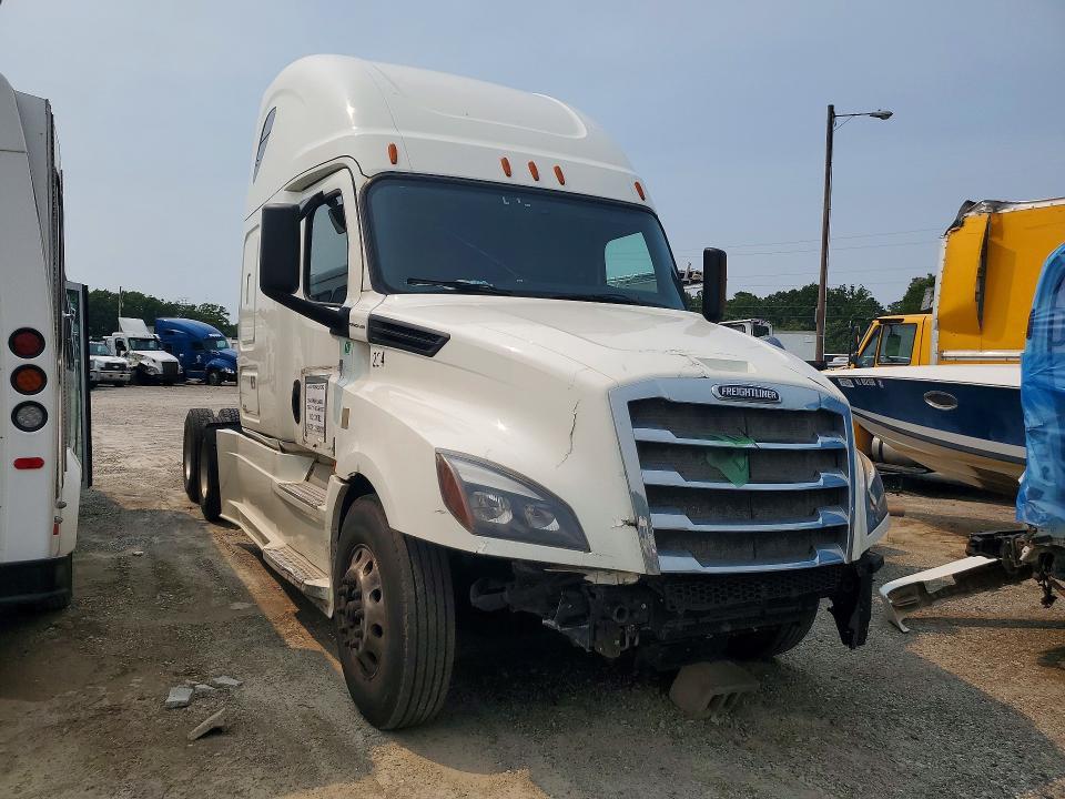 2019 Freightliner Cascadia 126 Semi Truck