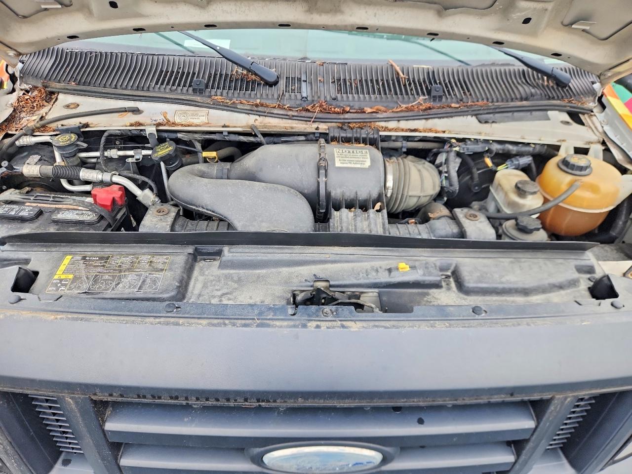 2014 Ford E350 BOX Truck