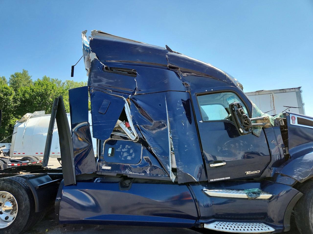 2019 Kenworth T680 Semi Truck
