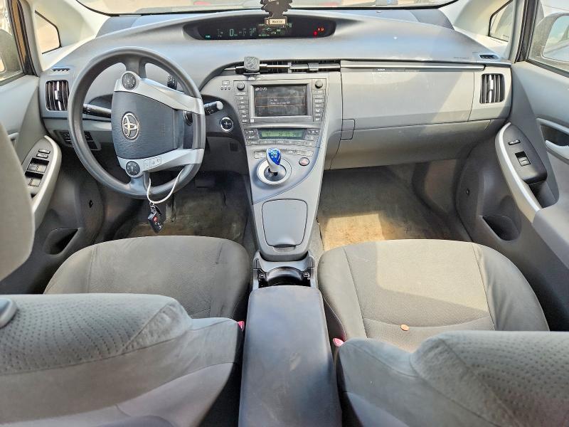2010 Toyota Prius iii