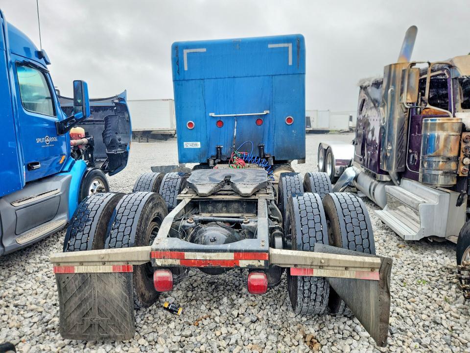 2006 Peterbilt 386 Semi Truck
