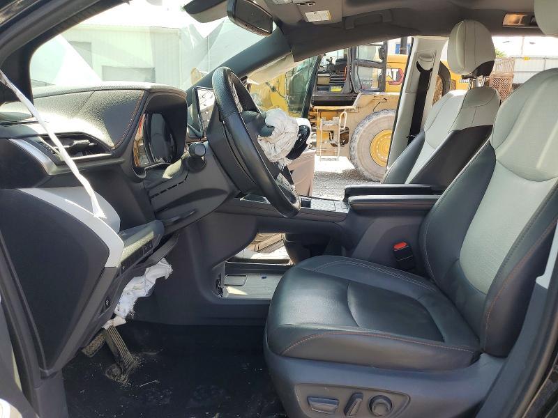 2021 Toyota Sienna xse