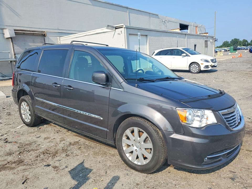 2016 Chrysler Town & Country Touring