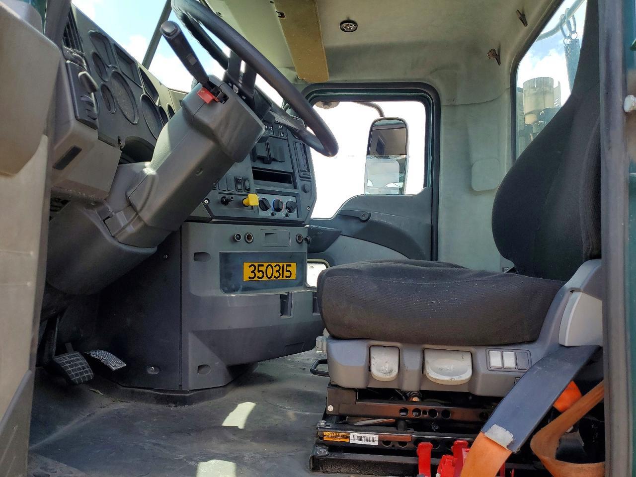2016 Mack 600 CXU600