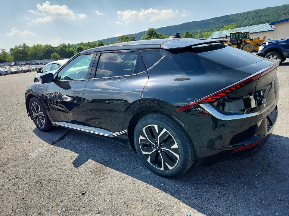 2022 KIA EV6 Wind