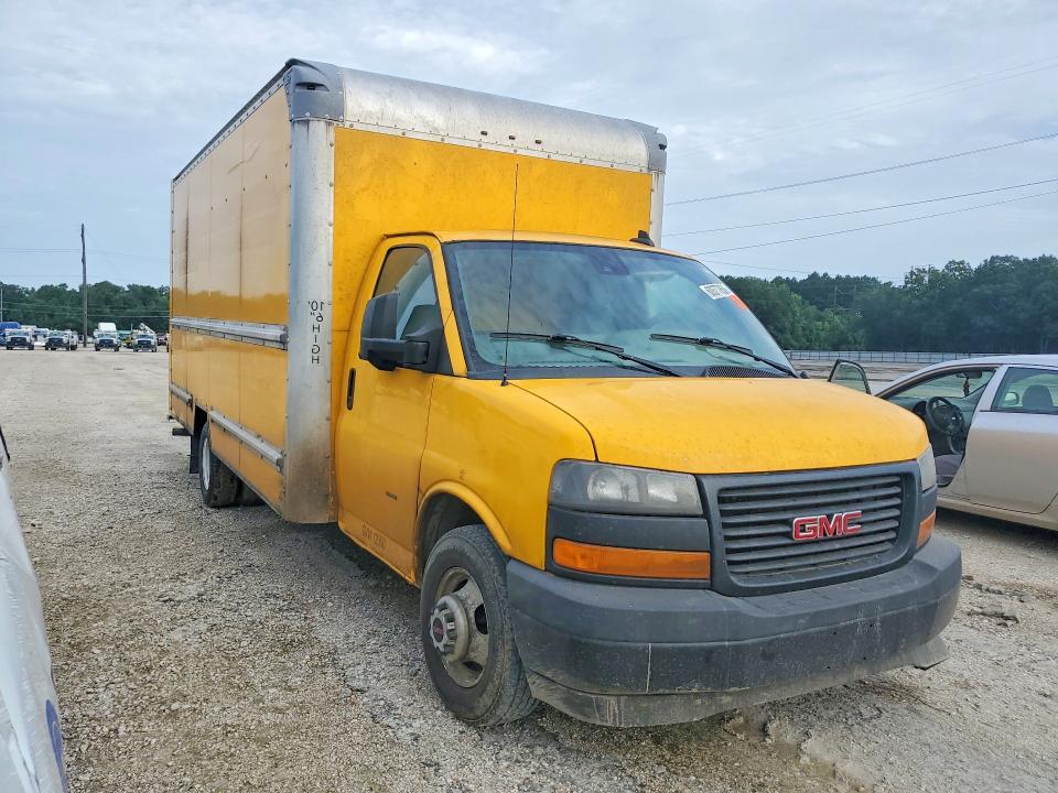 2021 GMC Savana BOX Truck