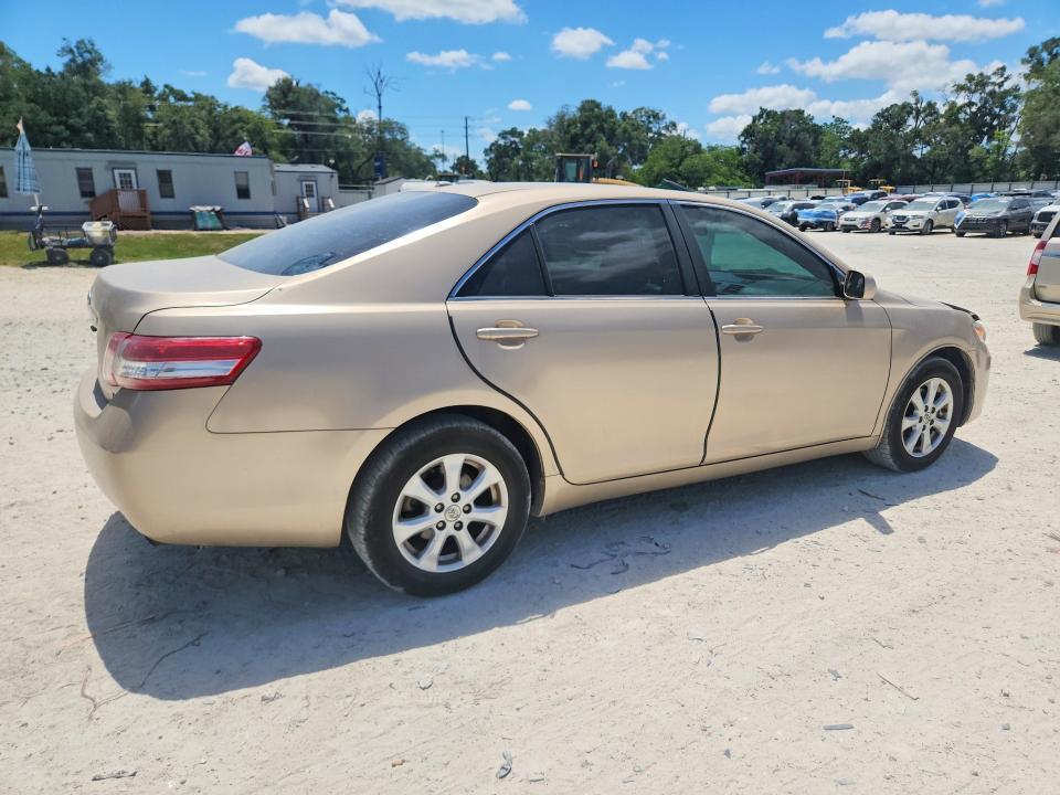 2011 Toyota Camry le