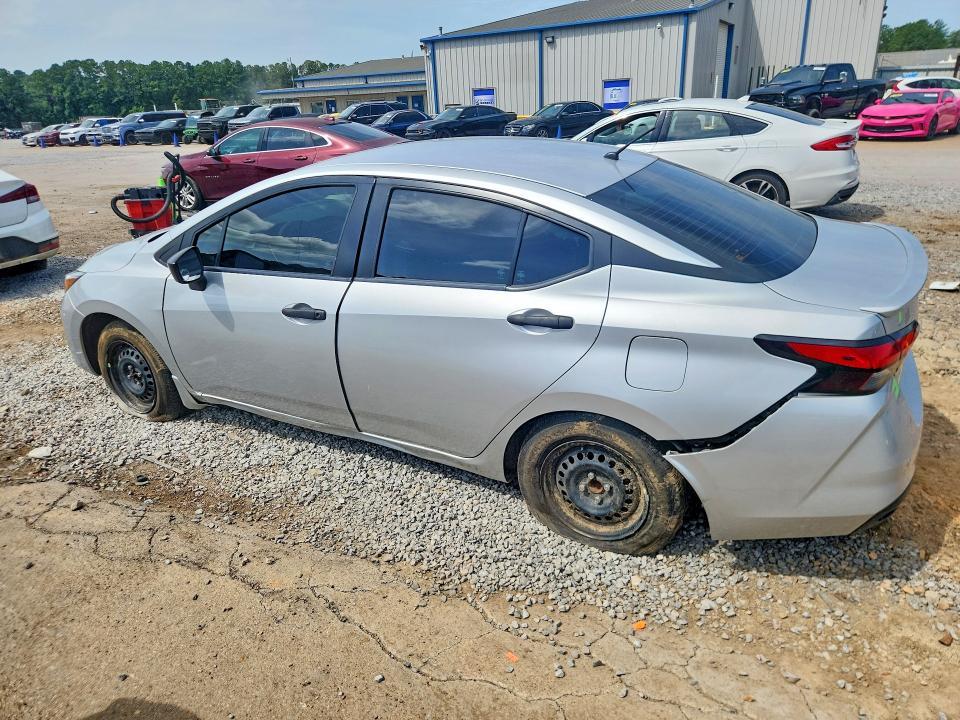 2023 Nissan Versa s